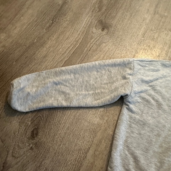 Adorable grey Sweatshirt, Frankis by Francesca’s Size 12 - Picture 4 of 5